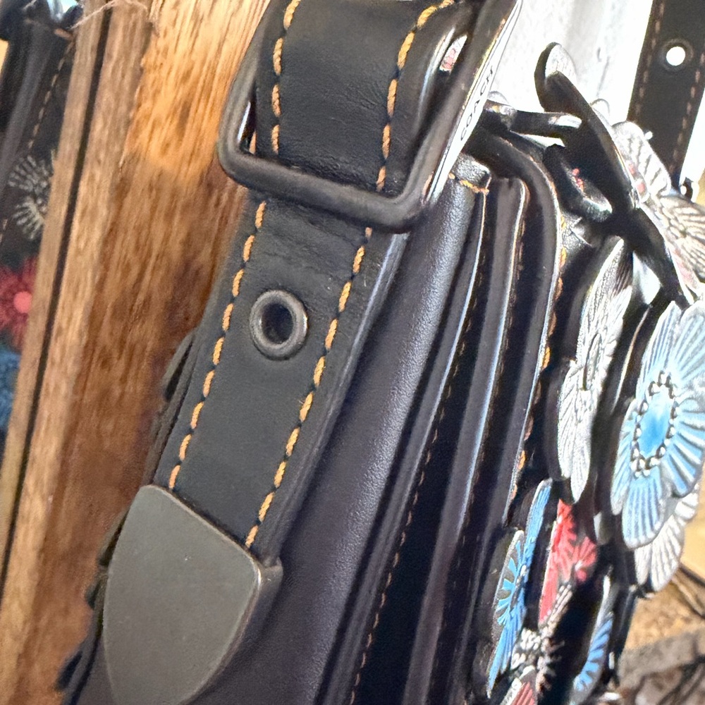 Coach Tea Rose Appliqué Leather Saddle Bag/Floral Crossbody/Black - Picture 13 of 15